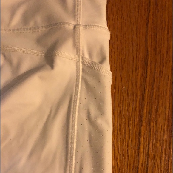 Lululemon white cropped leggings - Picture 7 of 8